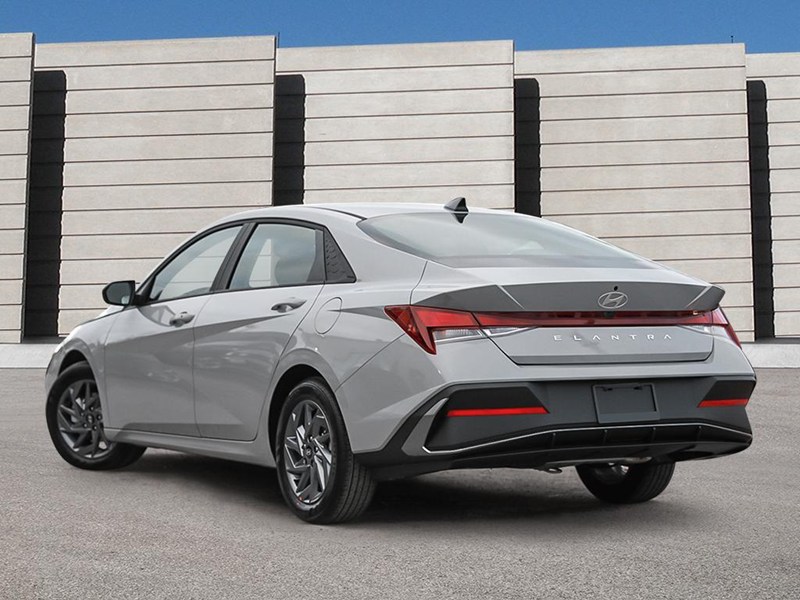 2026 Hyundai Elantra Preferred IVT