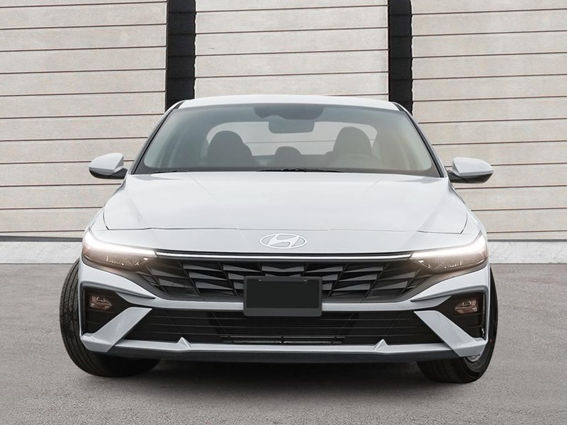 2026 Hyundai Elantra Essential IVT