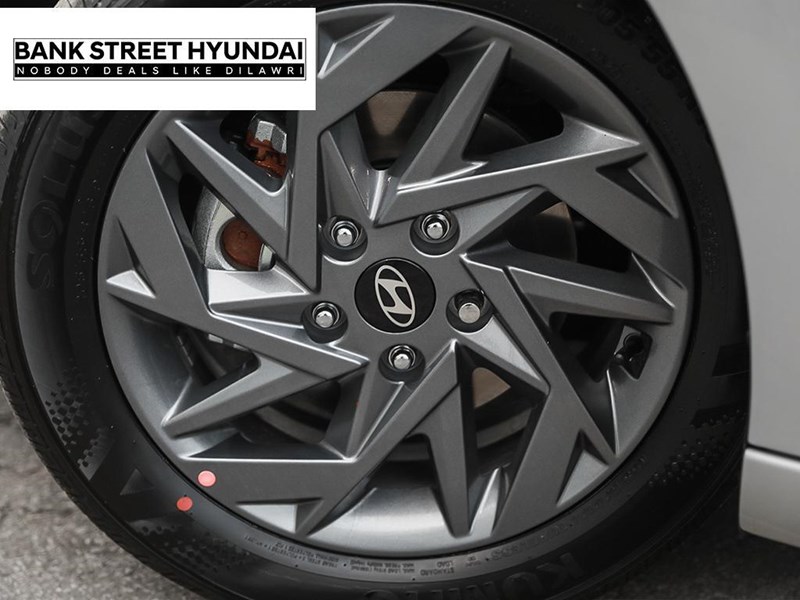 2026 Hyundai Elantra Essential IVT