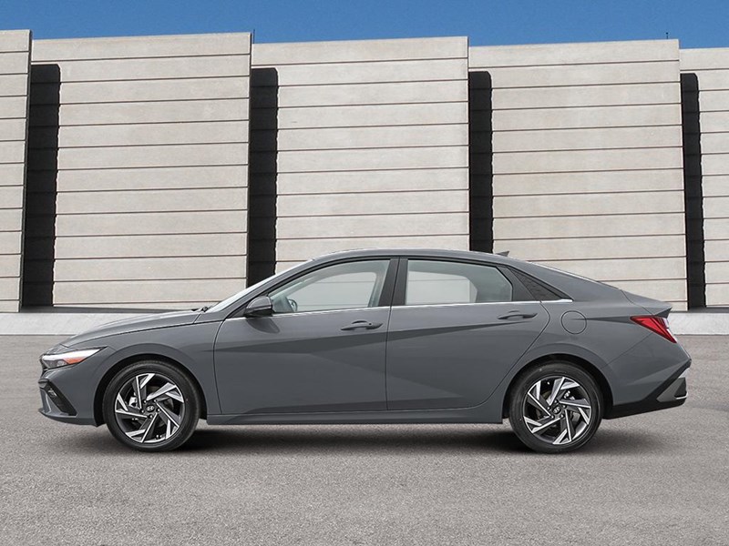 2026 Hyundai Elantra Luxury IVT