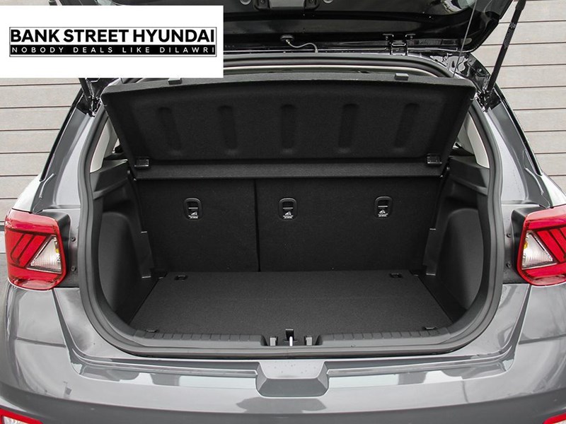 2025 Hyundai Venue Essential IVT