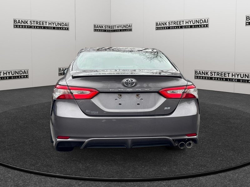 2019 Toyota Camry SE Auto