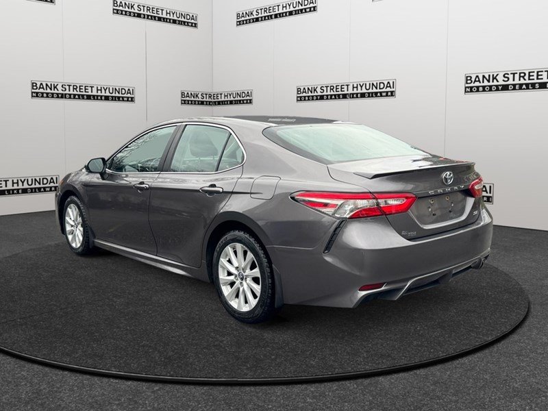 2019 Toyota Camry SE Auto