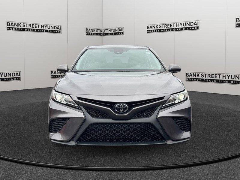 2019 Toyota Camry SE Auto