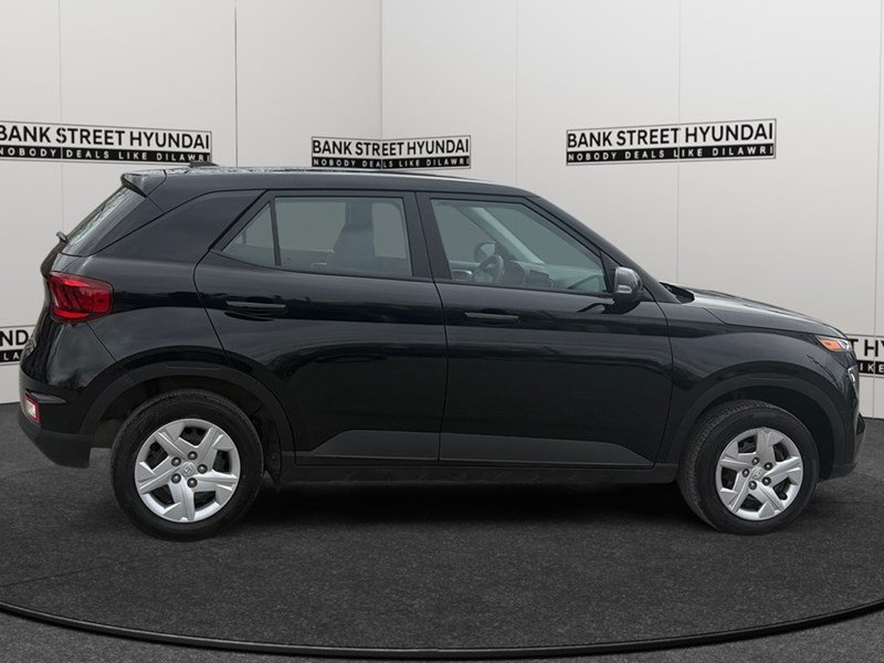 2023 Hyundai Venue Essential IVT