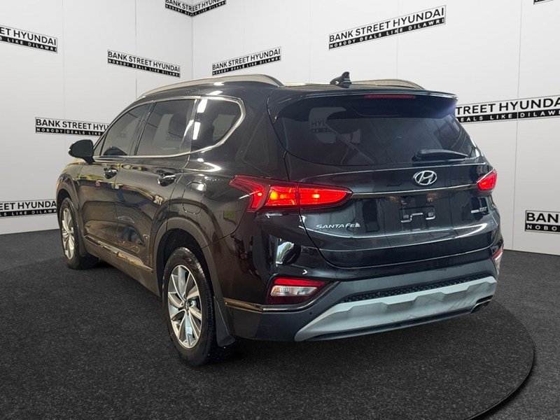 2019 Hyundai Santa Fe 2.0T Preferred AWD w/Sunroof/Dk Chrome Accent