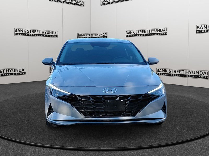 2022 Hyundai Elantra Preferred IVT