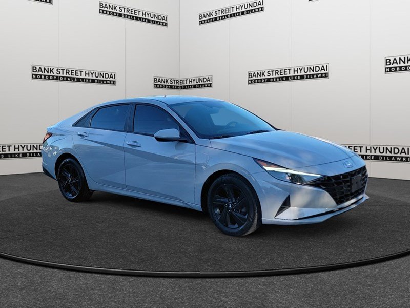 2022 Hyundai Elantra Preferred IVT