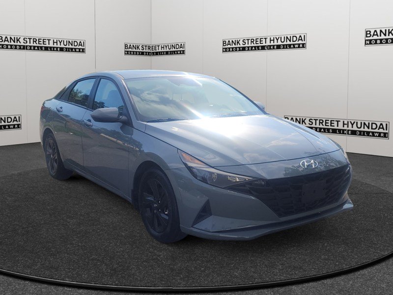 2023 Hyundai Elantra Preferred IVT