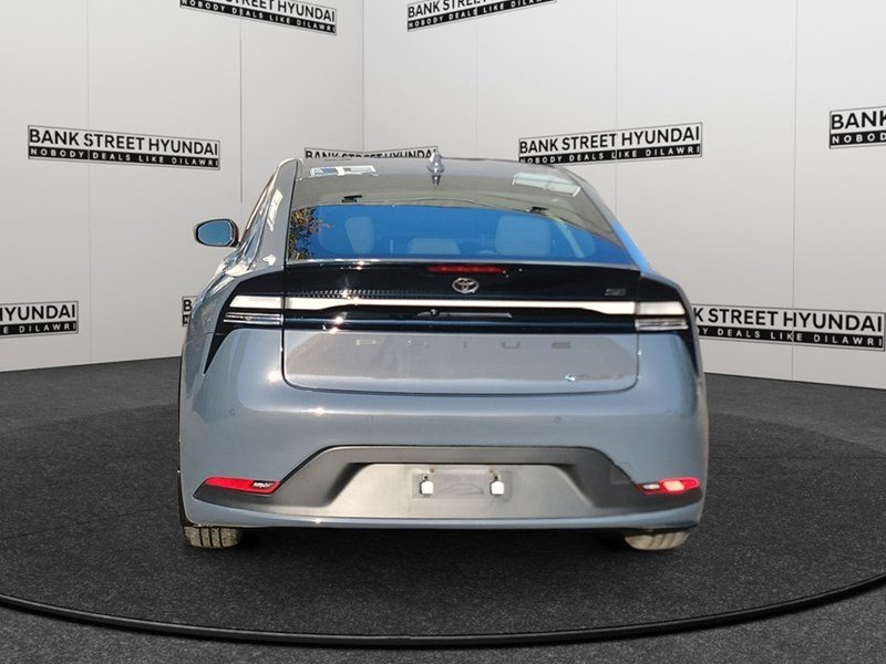 2024 Toyota Prius Prime SE Auto