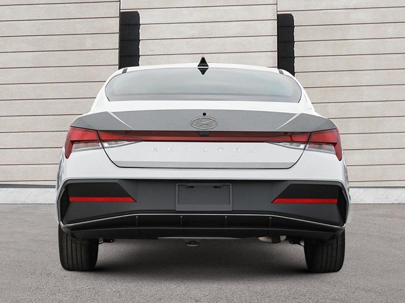 2026 Hyundai Elantra Essential IVT