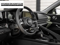 2026 Hyundai Elantra Luxury IVT