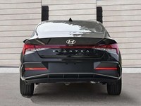2026 Hyundai Elantra Luxury IVT w/Two-Tone Interior
