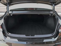 2026 Hyundai Elantra Luxury IVT w/Two-Tone Interior