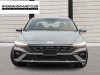 2025 Hyundai Elantra Luxury IVT