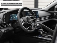 2025 Hyundai Elantra HEV Luxury DCT
