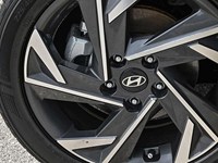 2025 Hyundai Elantra HEV Luxury DCT