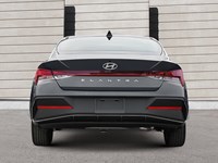 2025 Hyundai Elantra Luxury IVT w/Two-Tone Interior