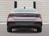 2025 Hyundai Elantra Luxury IVT