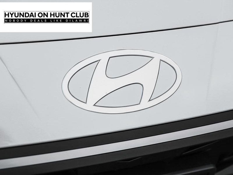2025 Hyundai Elantra Essential IVT