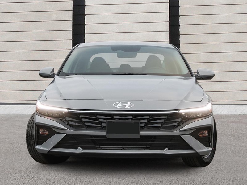 2026 Hyundai Elantra Essential IVT