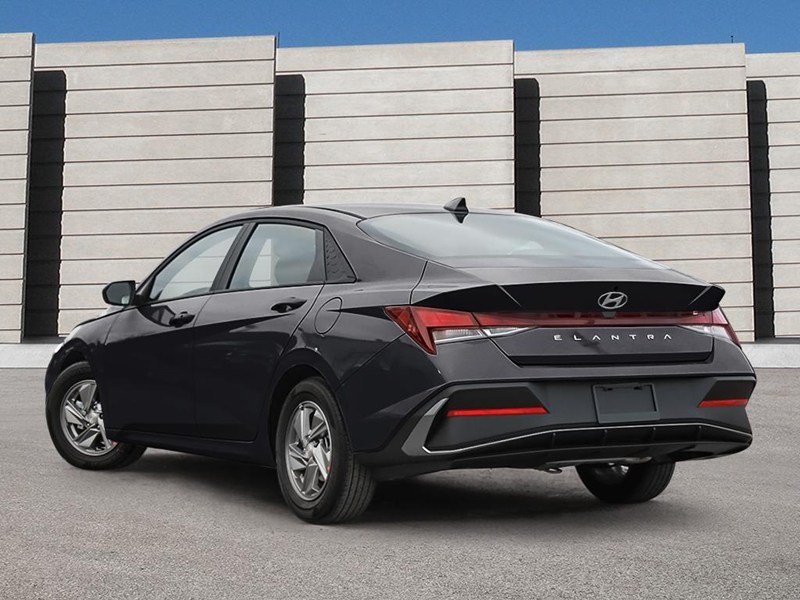 2026 Hyundai Elantra Essential IVT