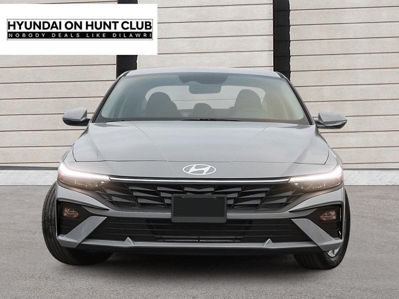 2025 Hyundai Elantra HEV Luxury DCT