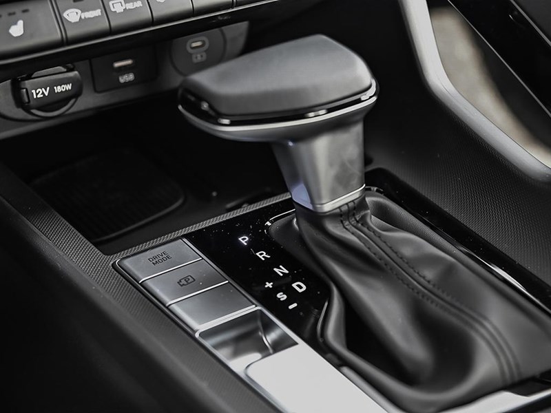 2026 Hyundai Elantra Luxury IVT