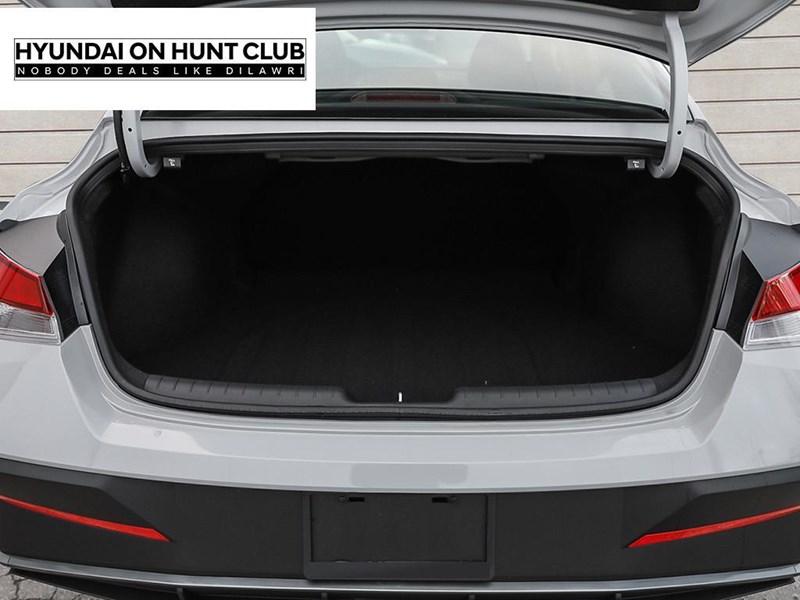 2026 Hyundai Elantra Preferred IVT w/Tech Pkg