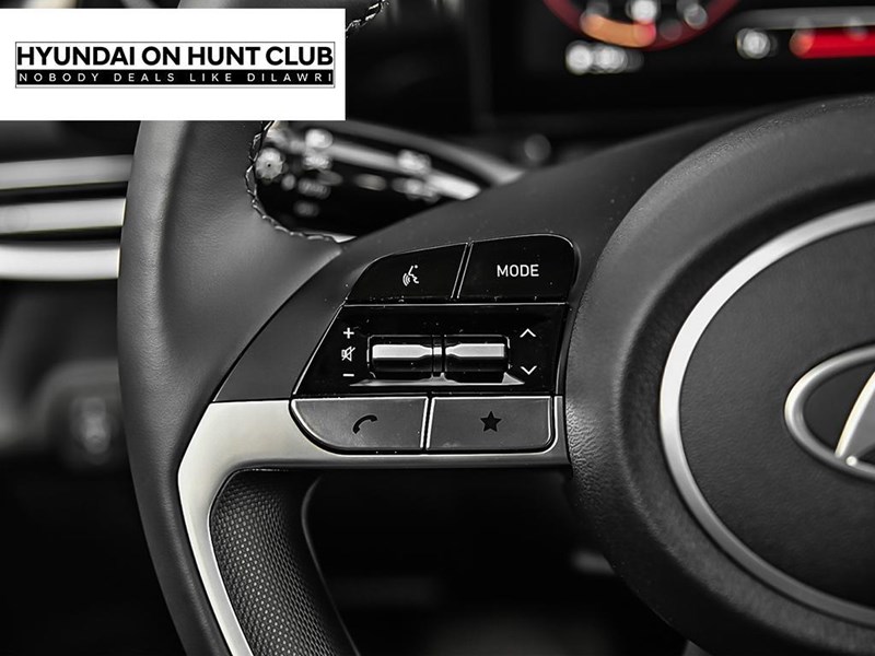 2026 Hyundai Elantra Luxury IVT