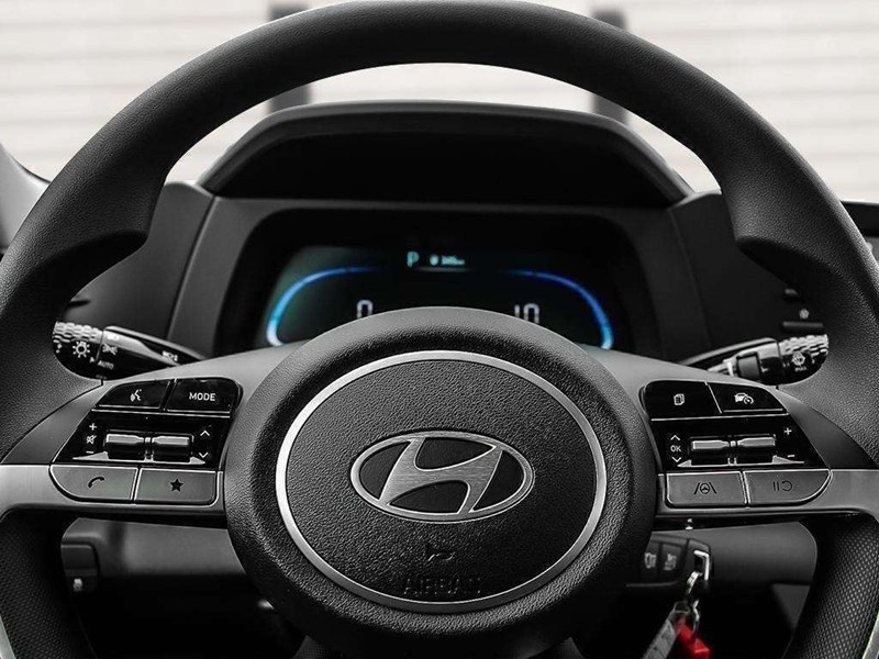 2026 Hyundai Elantra Essential IVT