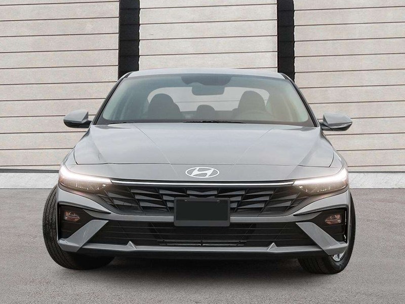 2025 Hyundai Elantra HEV Luxury DCT