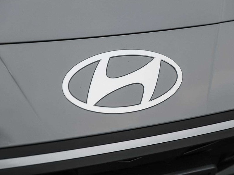 2025 Hyundai Elantra HEV Luxury DCT