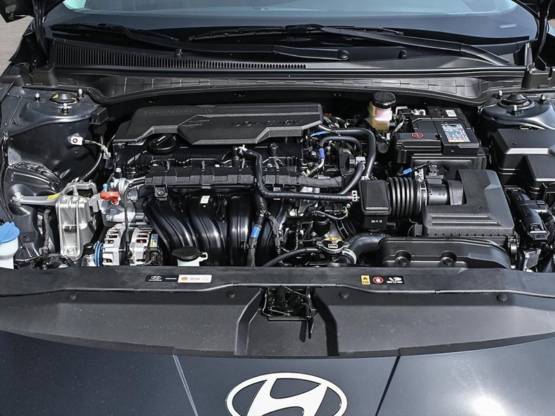 2026 Hyundai Elantra Luxury IVT w/Two-Tone Interior