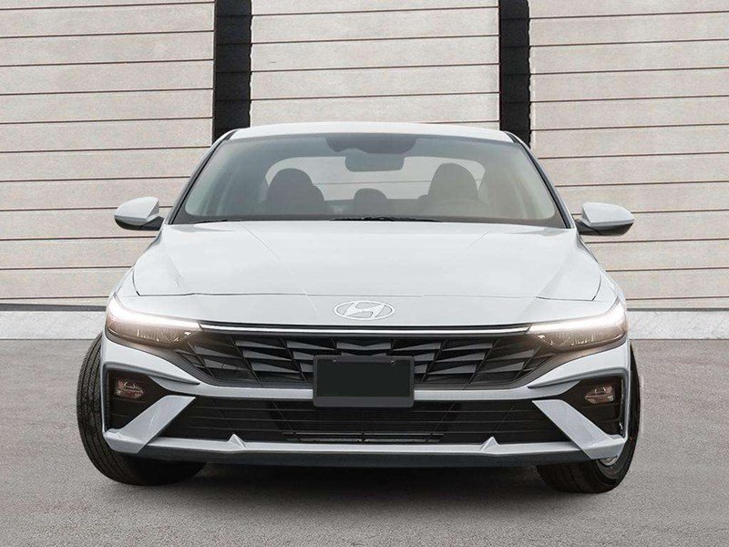 2026 Hyundai Elantra Essential IVT