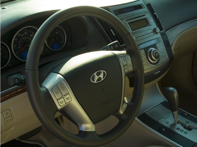 2010 Hyundai Veracruz GL OEM Shot 5