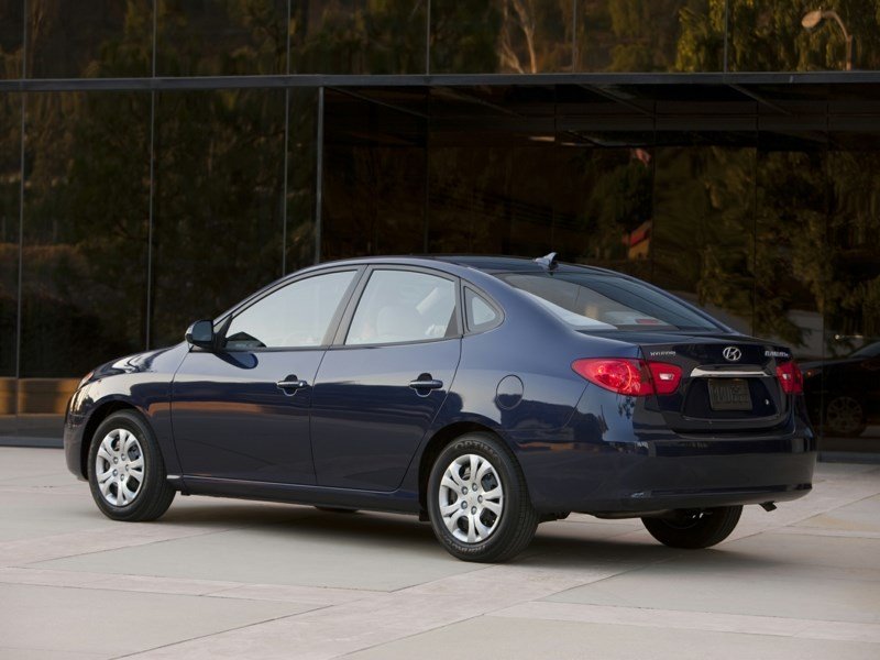 2010 Hyundai Elantra L OEM Shot 3
