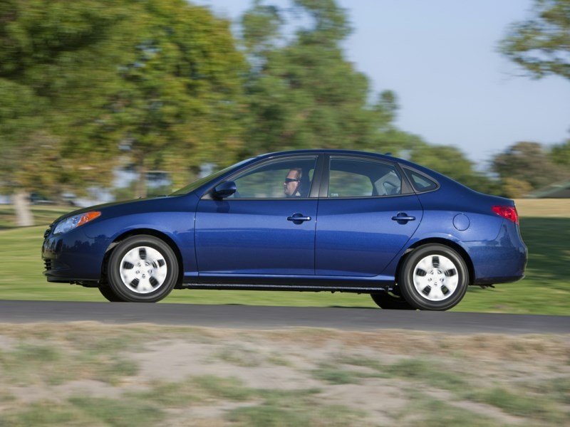 2010 Hyundai Elantra L OEM Shot 4