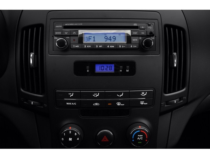 2010 Hyundai Elantra Touring 4dr Wgn Auto GL Interior Shot 2