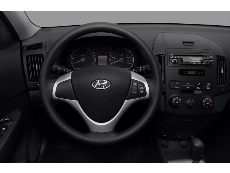 2010 Hyundai Elantra Touring 4dr Wgn Auto GL Interior Shot 3