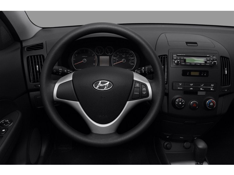 2010 Hyundai Elantra Touring 4dr Wgn Auto GL Interior Shot 3