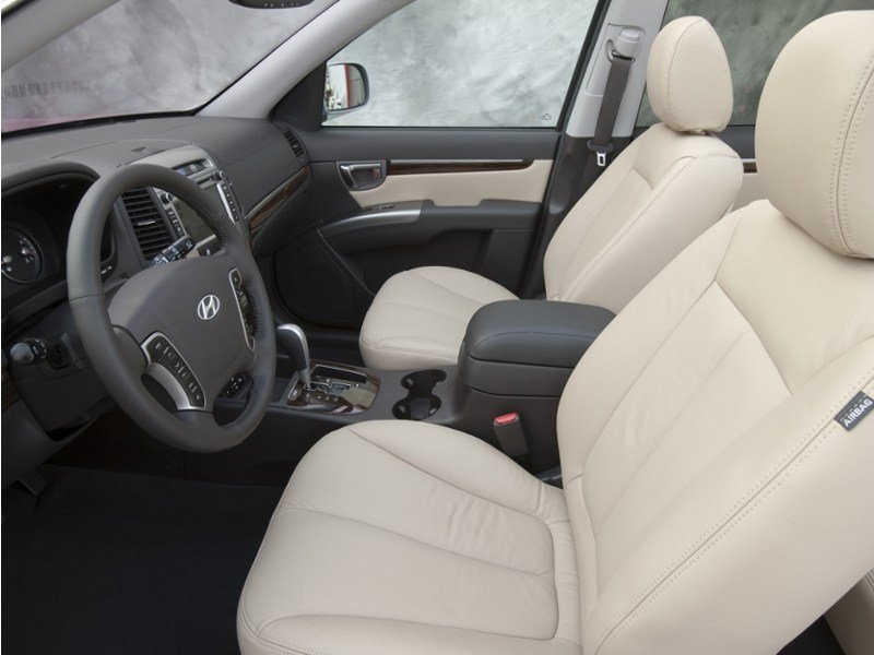 2010 Hyundai Santa Fe GL 2.4 (M6) OEM Shot 7