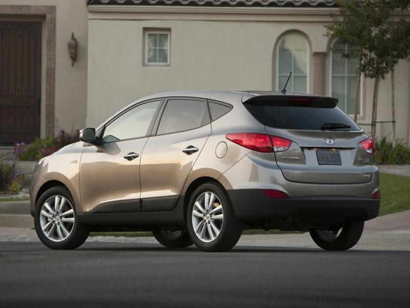 2010 Hyundai Tucson GL (A6) OEM Shot 2