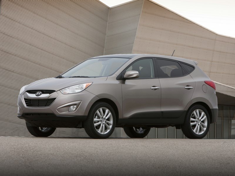 2010 Hyundai Tucson GL (M6) OEM Shot 3