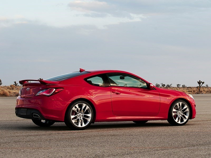 2016 Hyundai Genesis Coupe 3.8 R-Spec (M6) OEM Shot 4