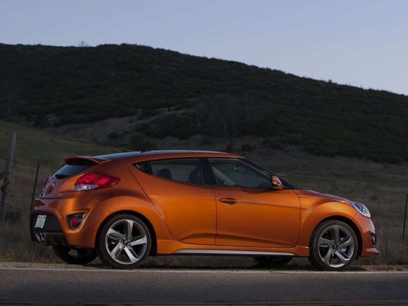 2013 Hyundai Veloster Base (M6) OEM Shot 3