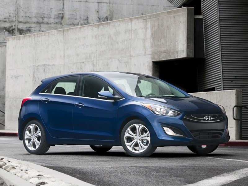 2013 Hyundai Elantra GT L (M6) OEM Shot 4