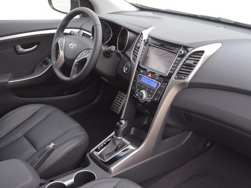 2013 Hyundai Elantra GT L (M6) OEM Shot 6