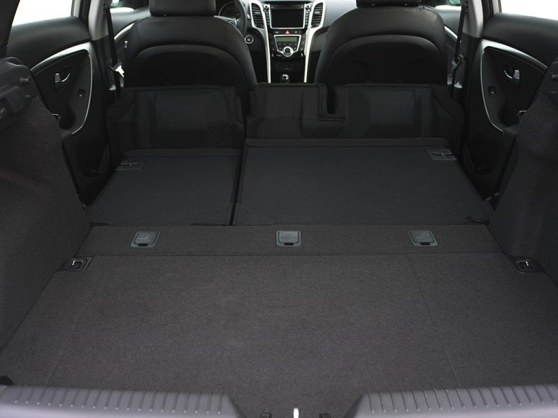 2013 Hyundai Elantra GT L (M6) OEM Shot 7