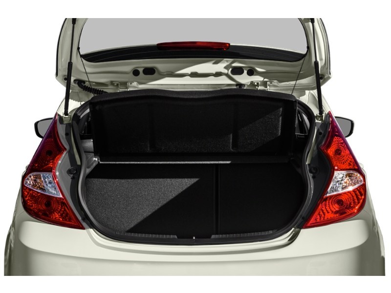 2017 Hyundai Accent 5dr HB Auto SE Exterior Shot 4